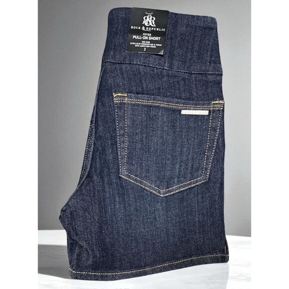 Rock & Republic Shorts Size 2 Blue Resident Hottie Fever Pull-On Mid Rise NWT - Picture 2 of 4